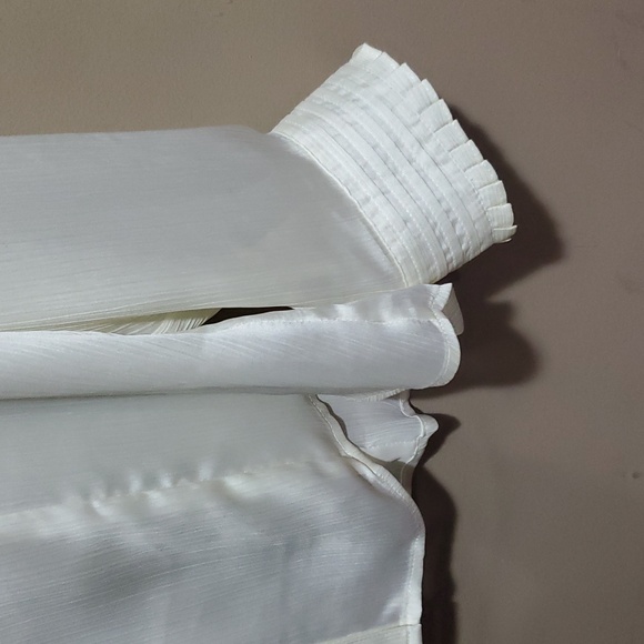 Tabi Off White Elegant Ruffled Blouse Size XL - Picture 3 of 5